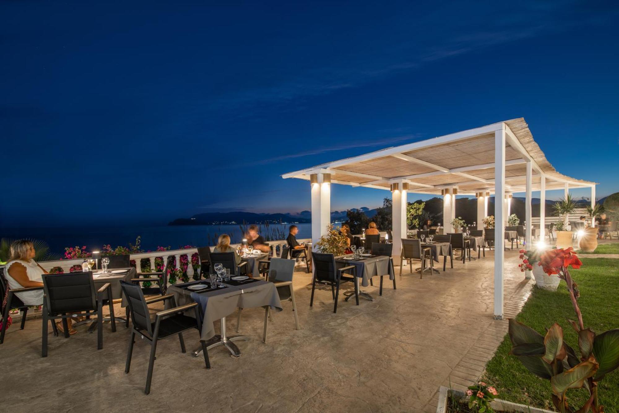 Crystal Beach Hotel Каламакион Экстерьер фото