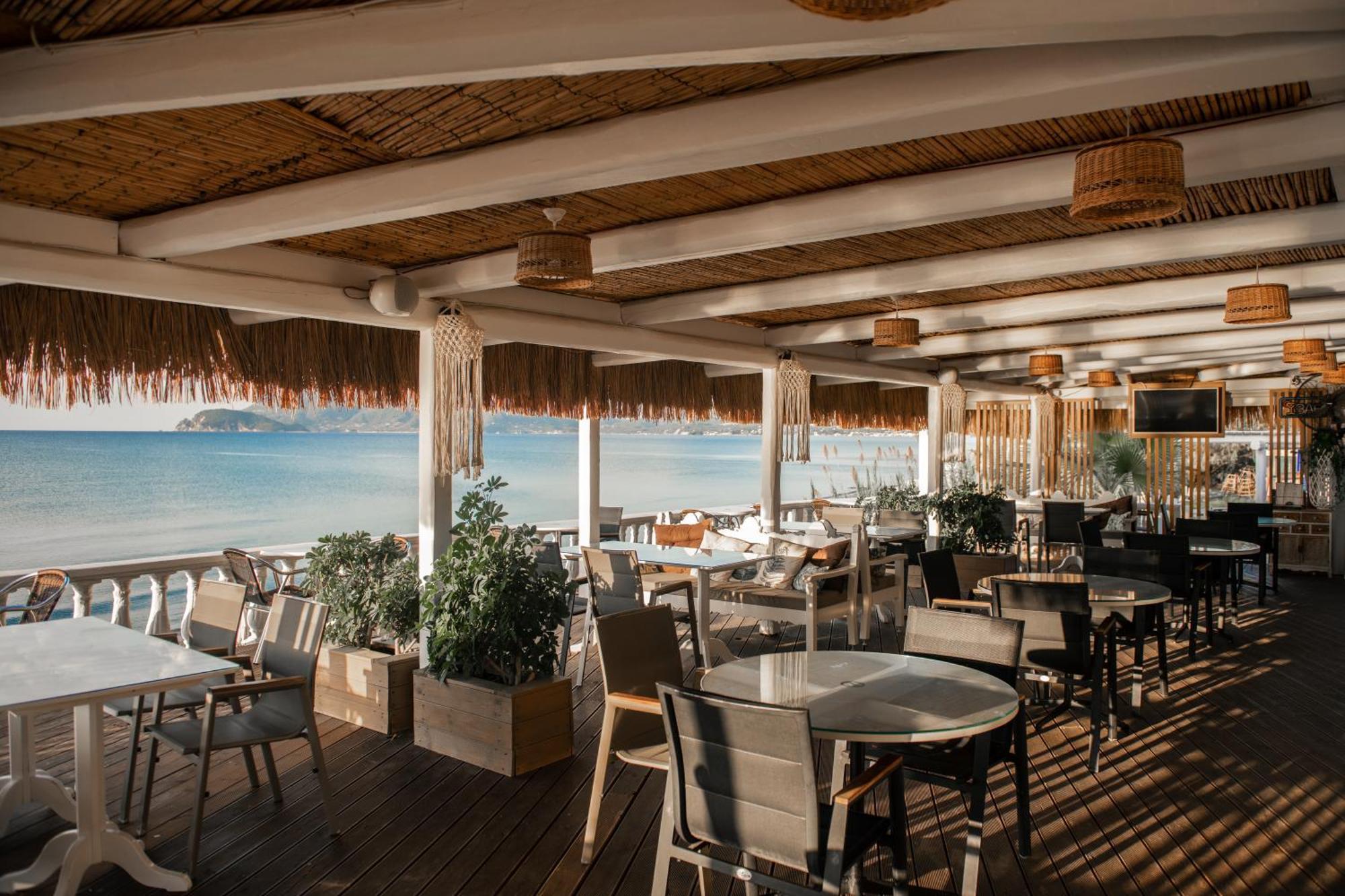 Crystal Beach Hotel Каламакион Экстерьер фото