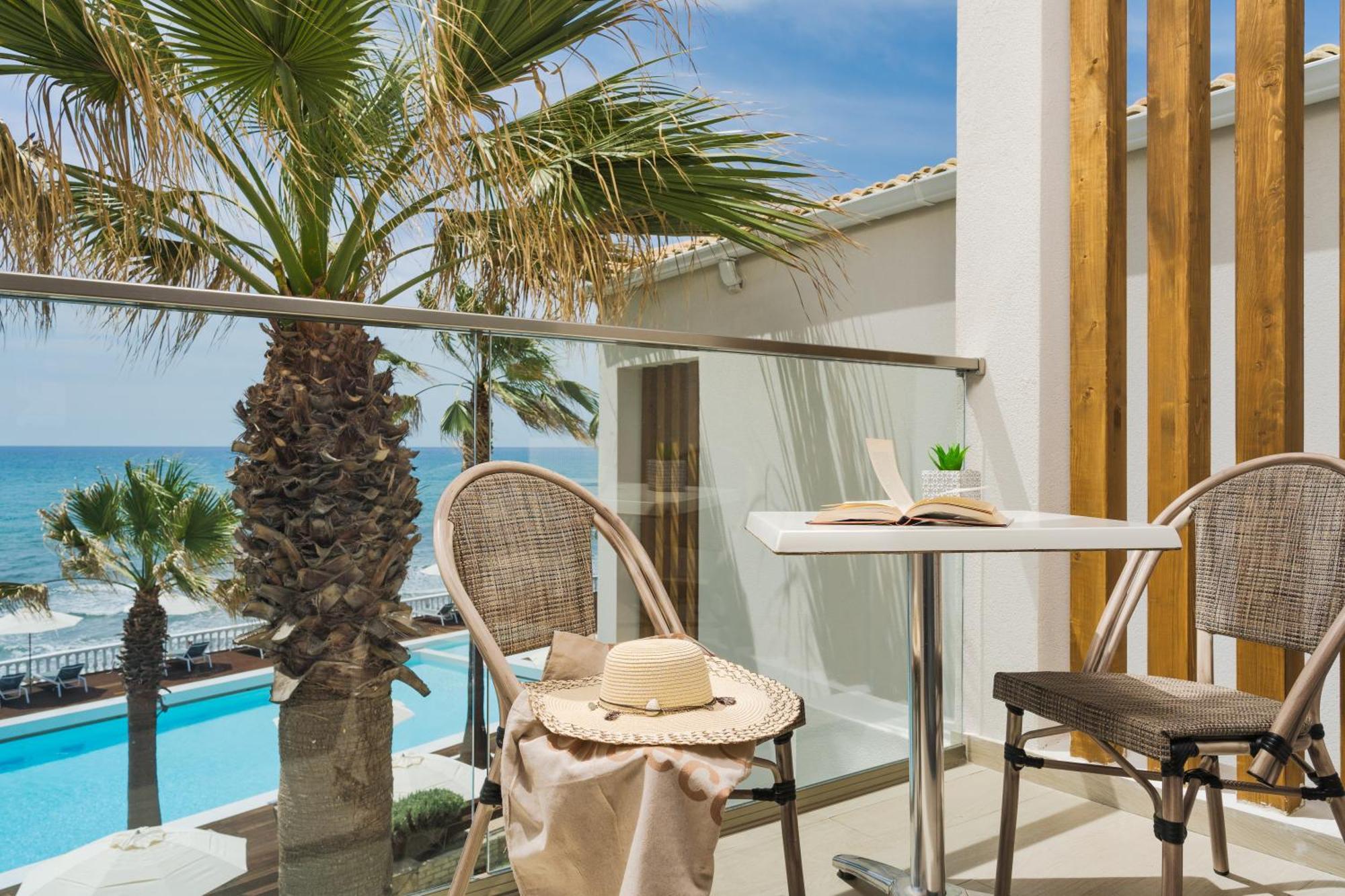 Crystal Beach Hotel Каламакион Экстерьер фото