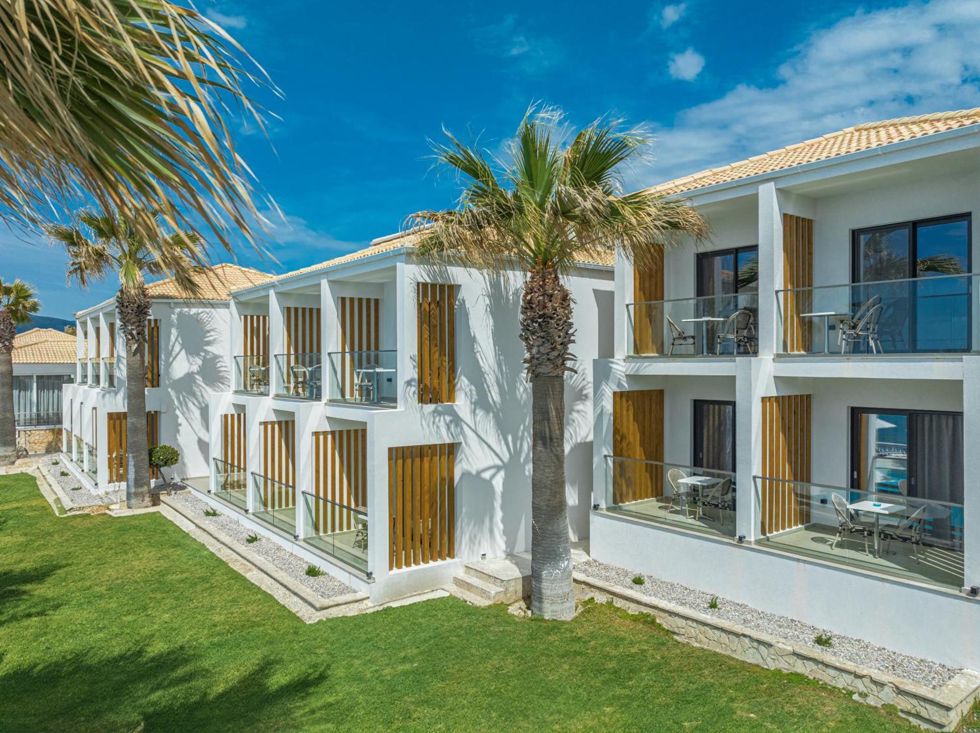 Crystal Beach Hotel Каламакион Экстерьер фото